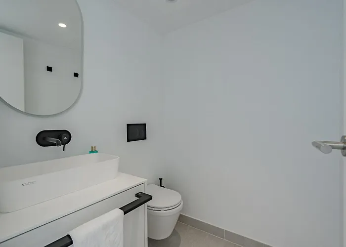 Estandar 8- Casangular By Upper * 阿德耶